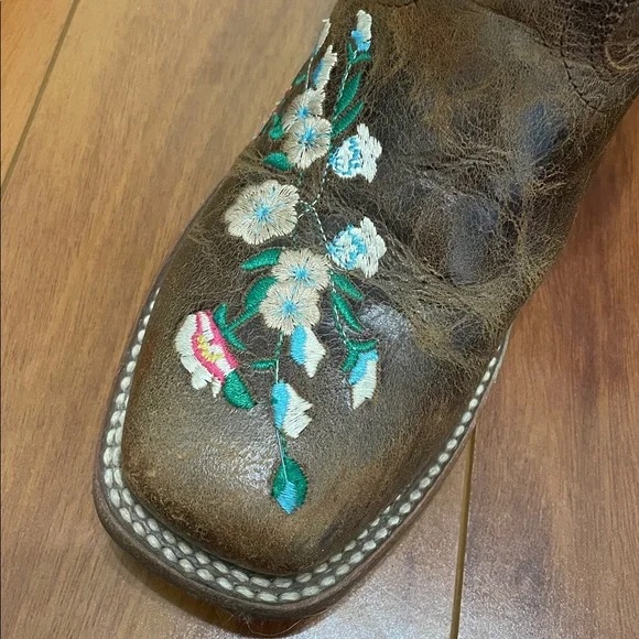 Macie Bean cowgirl boots with floral design - Picture 4 of 5
